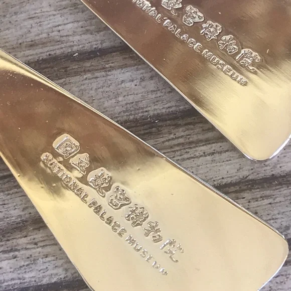 National Palace Museum Earrings Shield Drop Enamel Asian Art Motif Gold Tone - Picture 4 of 4